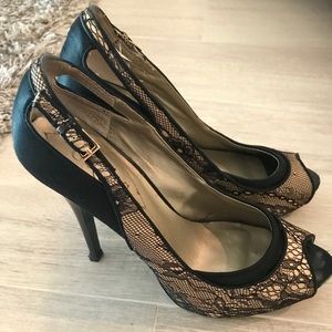 Guess Lace Pump